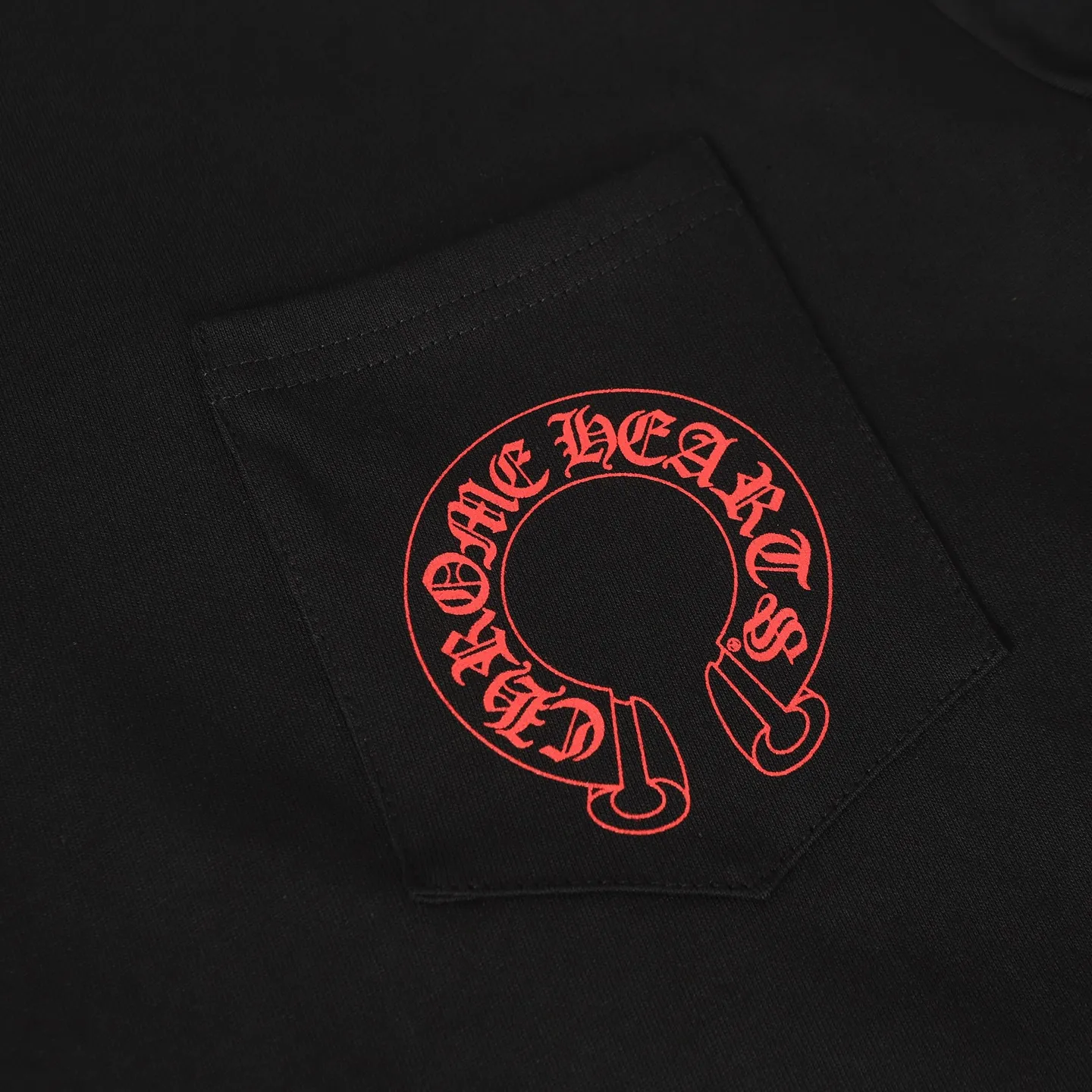 🅿️260 Come Hearts/Crow Heart Horseshoe Printed Long Sleeve, Autumn and Winter King! Chest pockets, high weight threads on collar and cuffs, custom woven and dyed 280g double yarn pure cotton fabric, washed anti-counterfeiting tags and other accessories are all correct versions, super conspicuous, super pretty and super atmospheric, same style for men and women! The overall upper body highlights fashion and individuality, and it is recommended by the Street Ace T-shirt when worn by couples!! Color: Single color Size: XS-L
